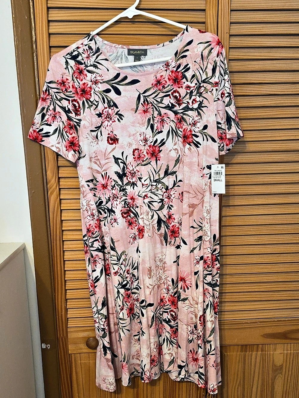 Styled&Co. Floral Mini Dress in Pink Size Small NWT